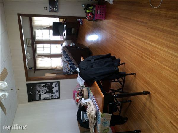 209 West Ave - Photo 2 of 8