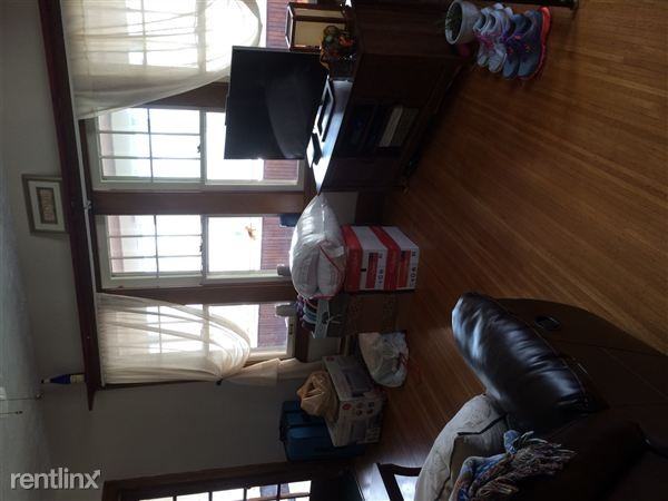209 West Ave - Photo 3 of 8