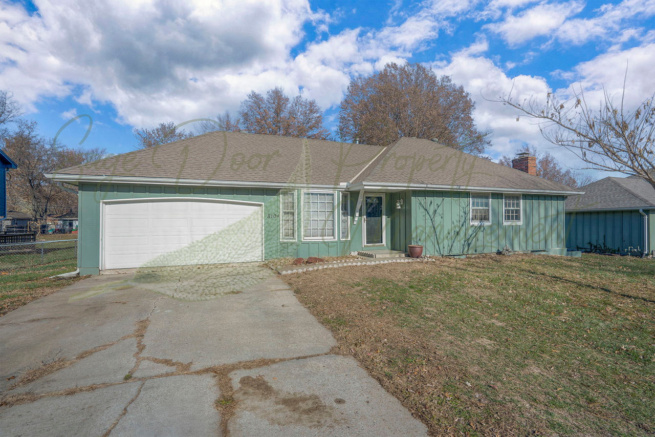 810 Ne Mulberry St - Photo 2 of 50