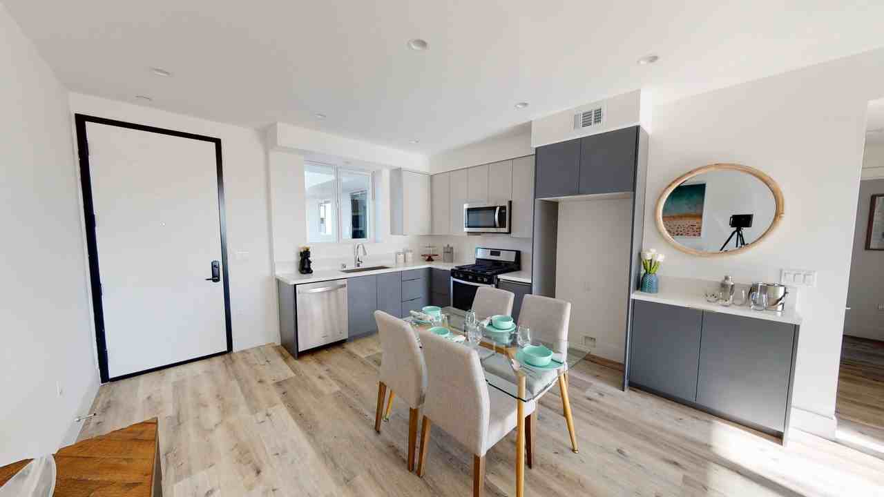 The Erwin - Photo 7 of 18