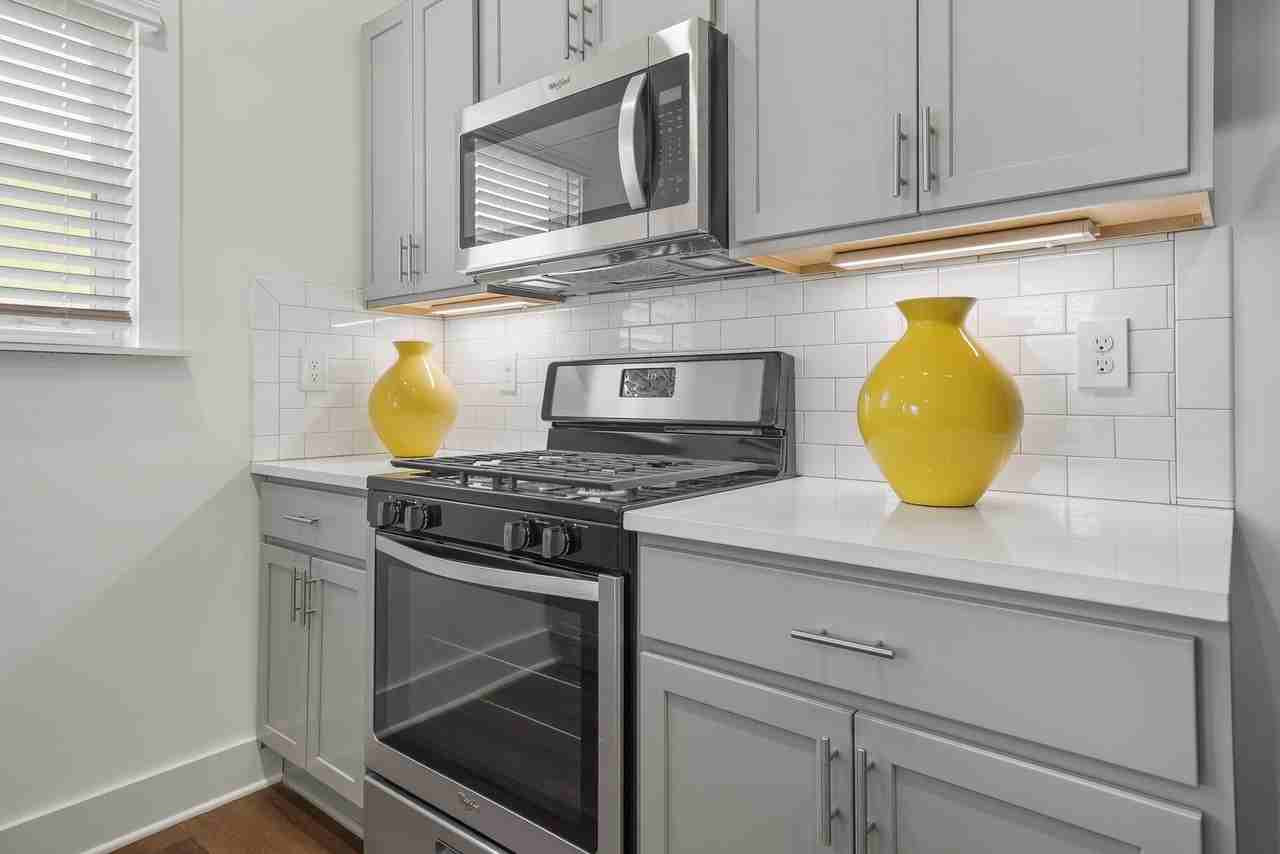 4150 Prentice St - Photo 3 of 31