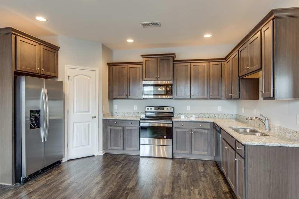 7410 Marisa Way - Photo 7 of 25