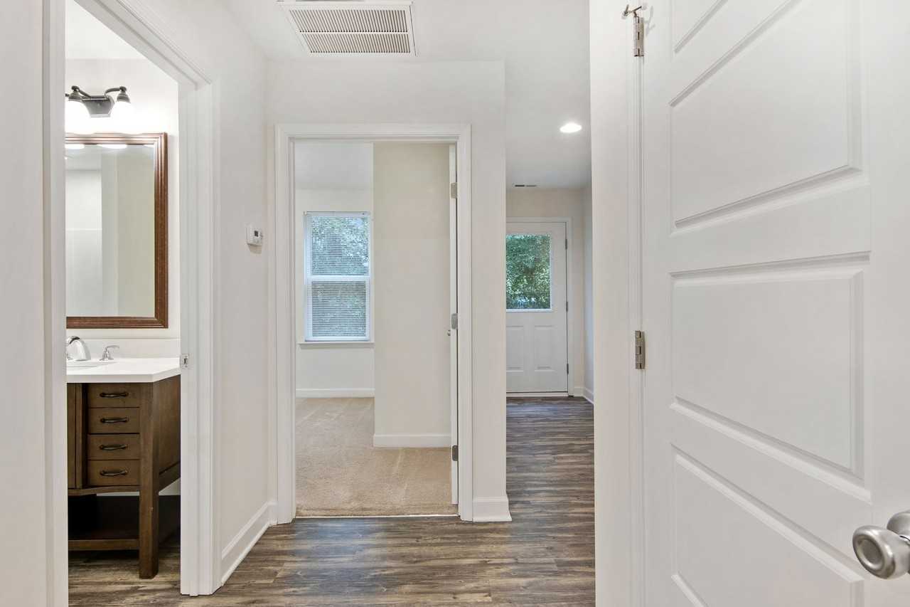 108 Brickyard Ln - Photo 4 of 15