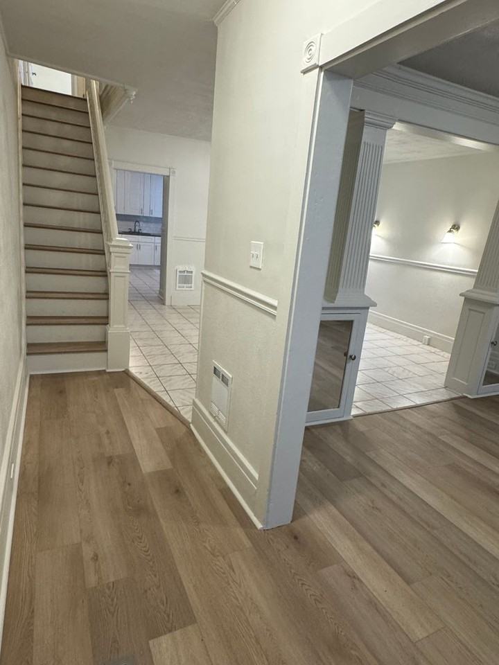 415 S Prince St - Photo 2 of 19