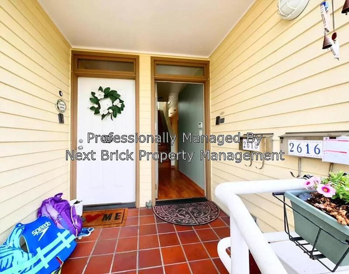 2618 Marine Ave Sw - Photo 2 of 23