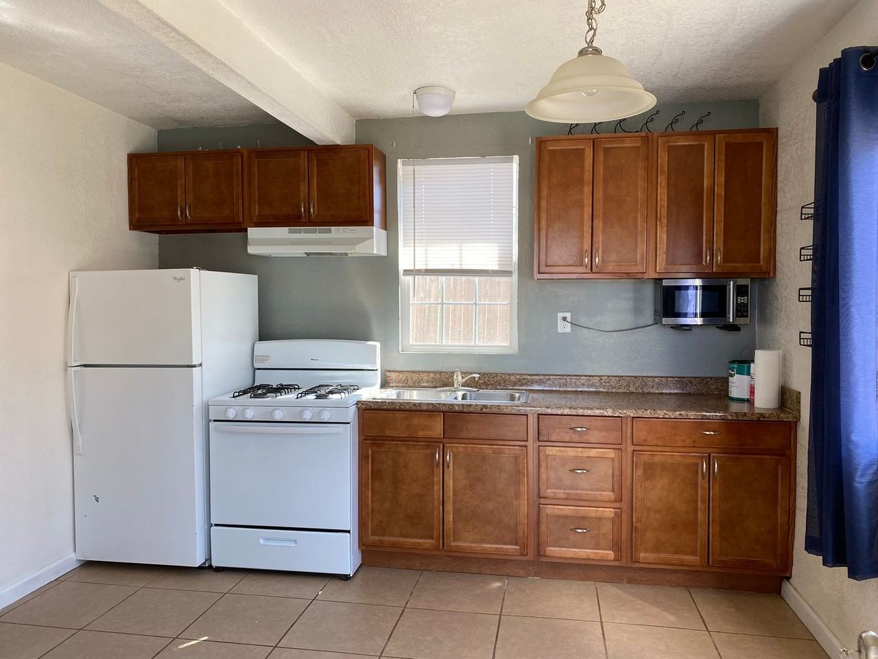 13388 Edgemont St - Photo 3 of 16