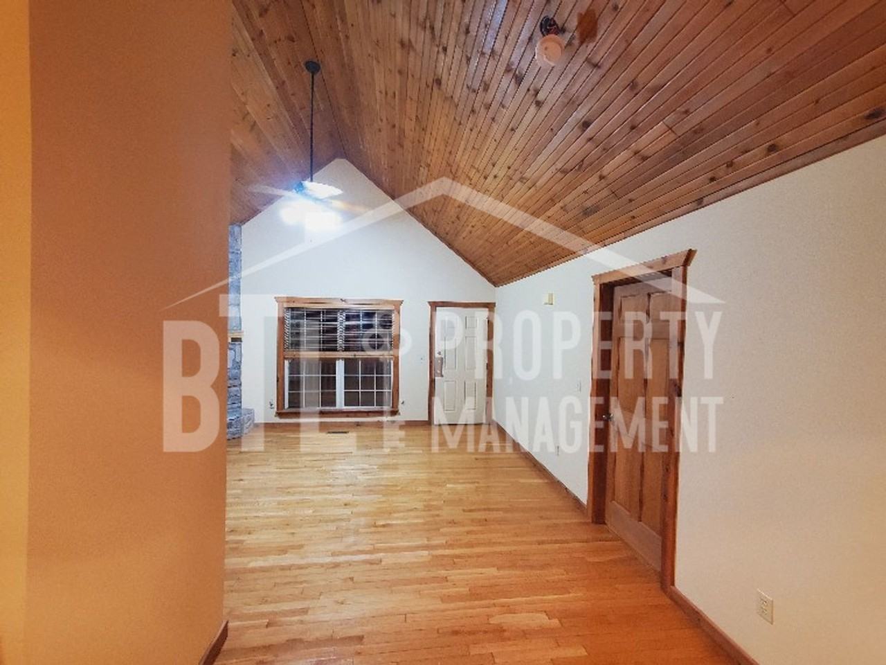 574 Baldknobber Dr - Photo 5 of 26