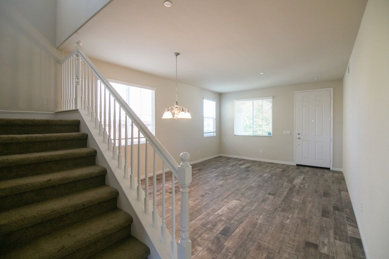 3443 Arborview Dr - Photo 4 of 35