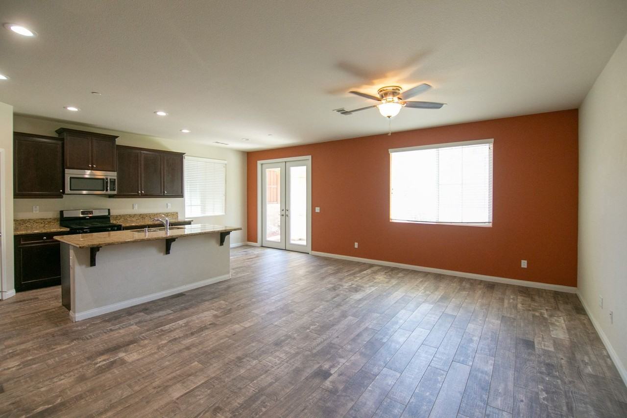 3443 Arborview Dr - Photo 5 of 35