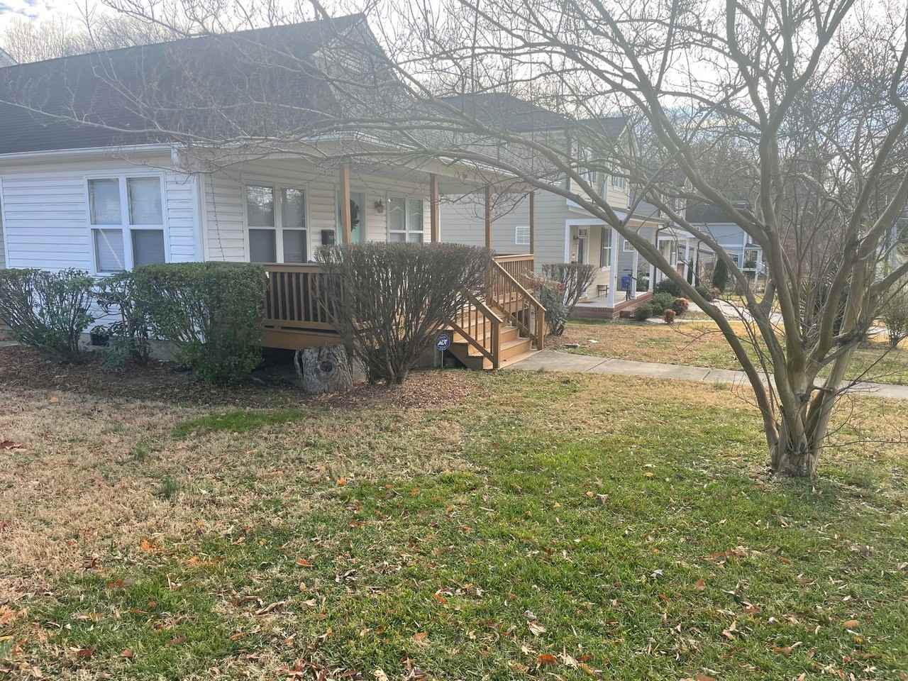 606 Church St - Photo 6 of 8