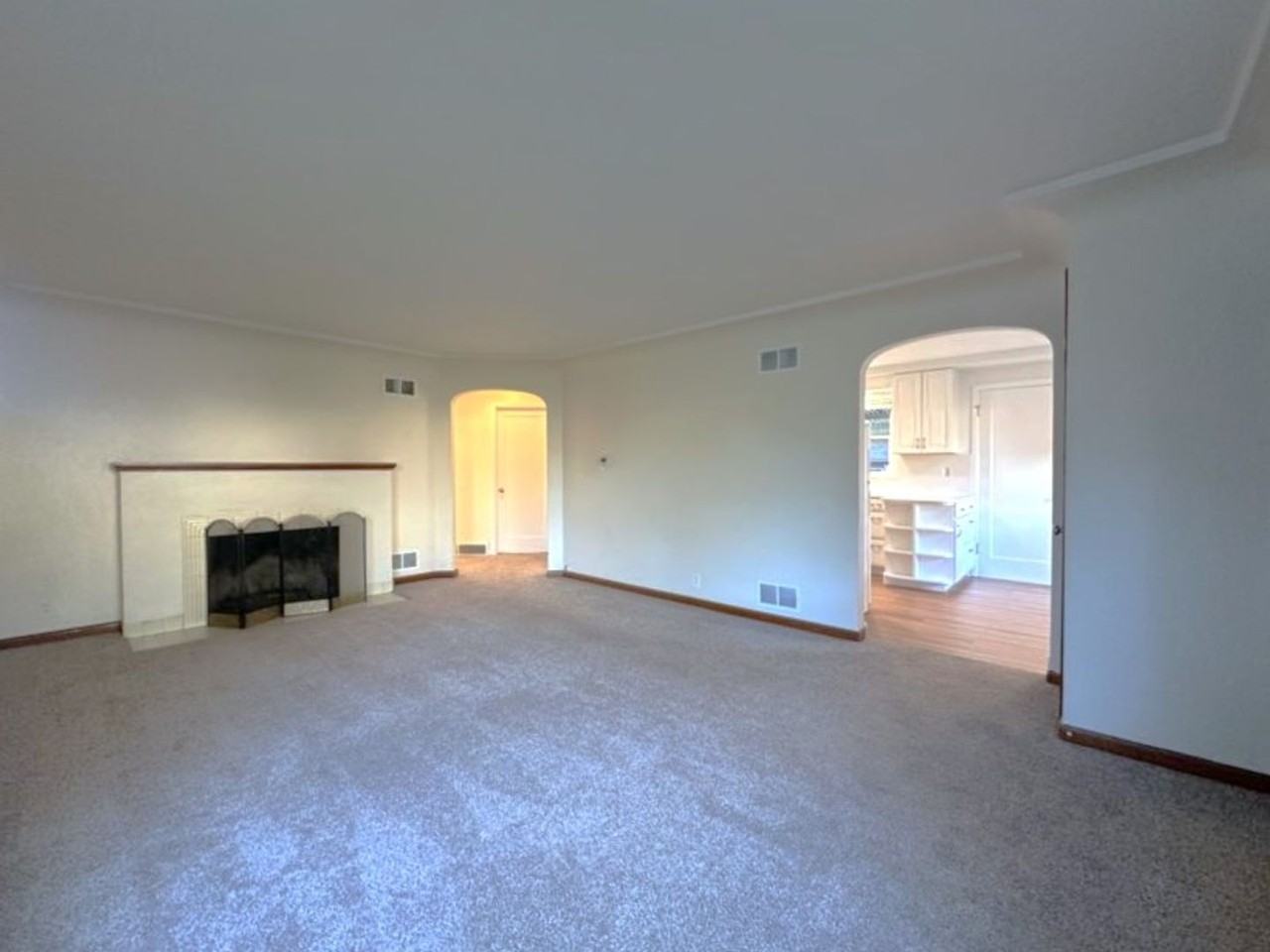 536 Farallone Ave - Photo 2 of 24