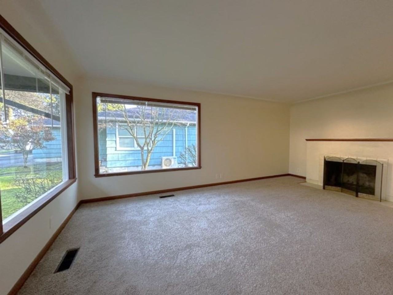 536 Farallone Ave - Photo 3 of 24
