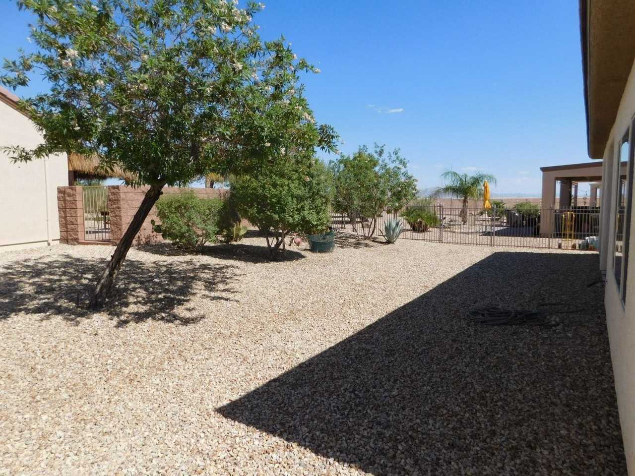 7516 Chaffinch St - Photo 2 of 45