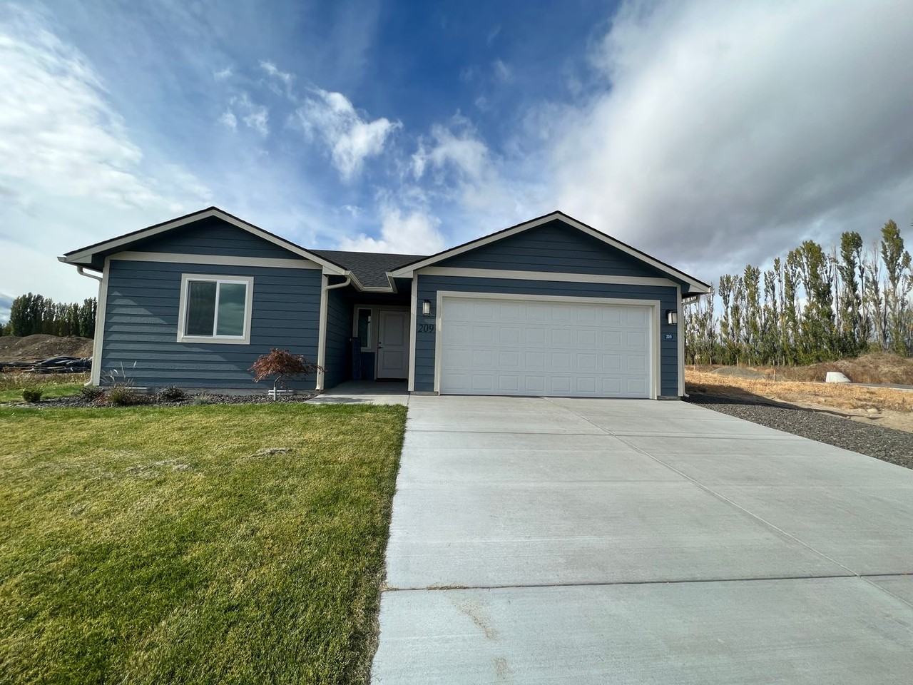 209 N Birch St - Photo 2 of 41