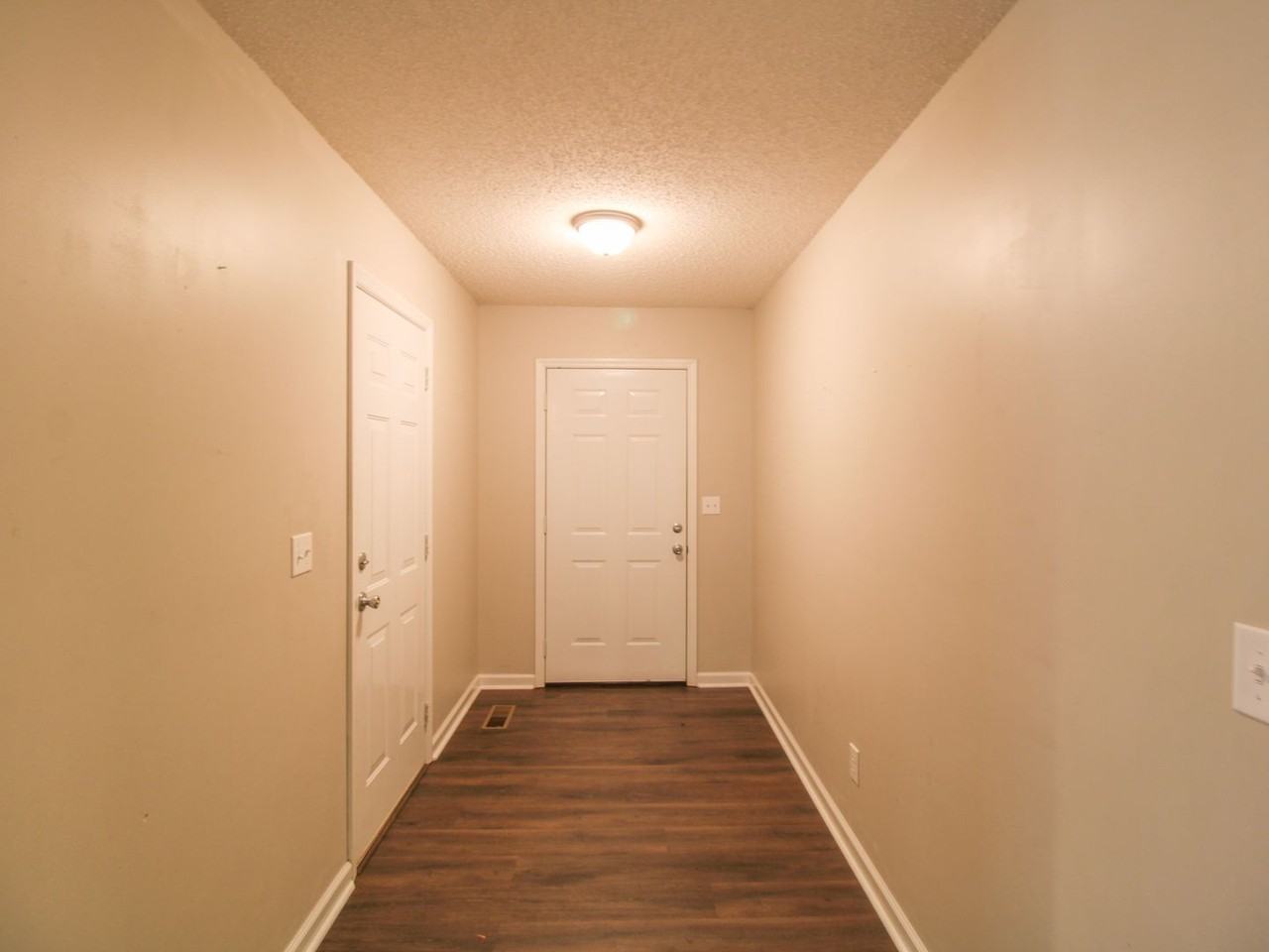 403 Butterfly Cir - Photo 2 of 27