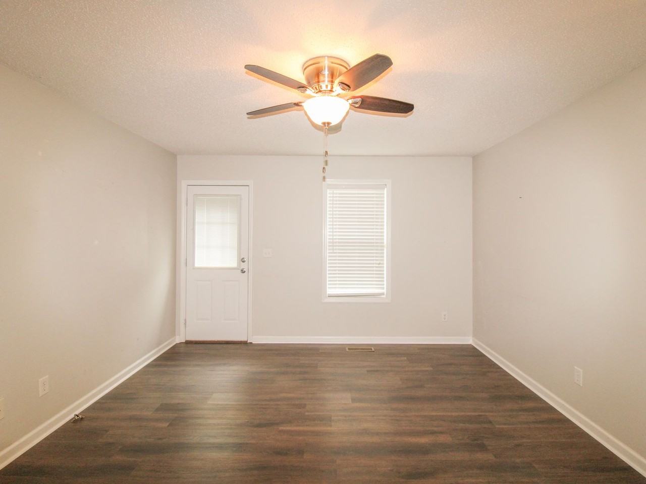 403 Butterfly Cir - Photo 4 of 27