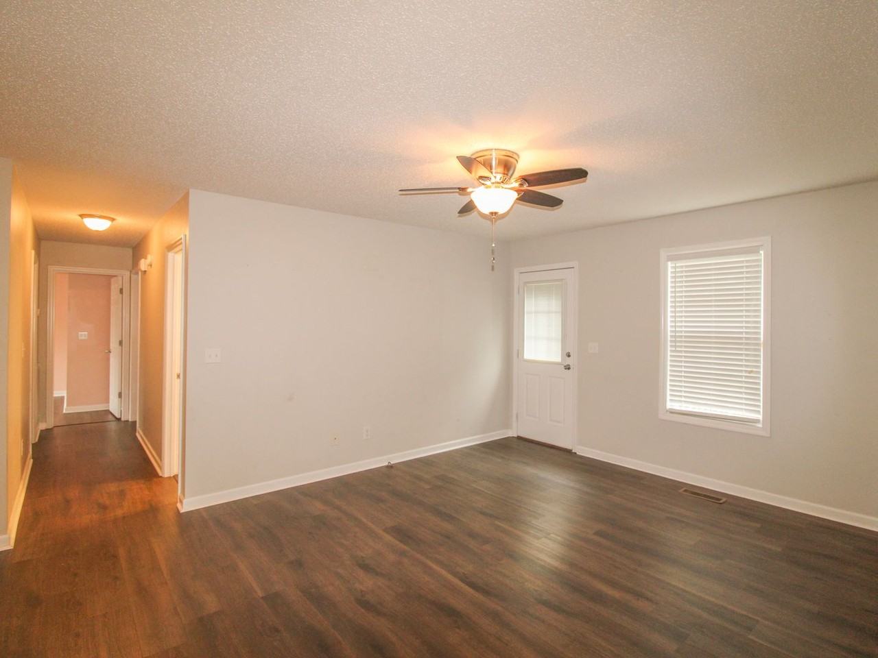 403 Butterfly Cir - Photo 5 of 27