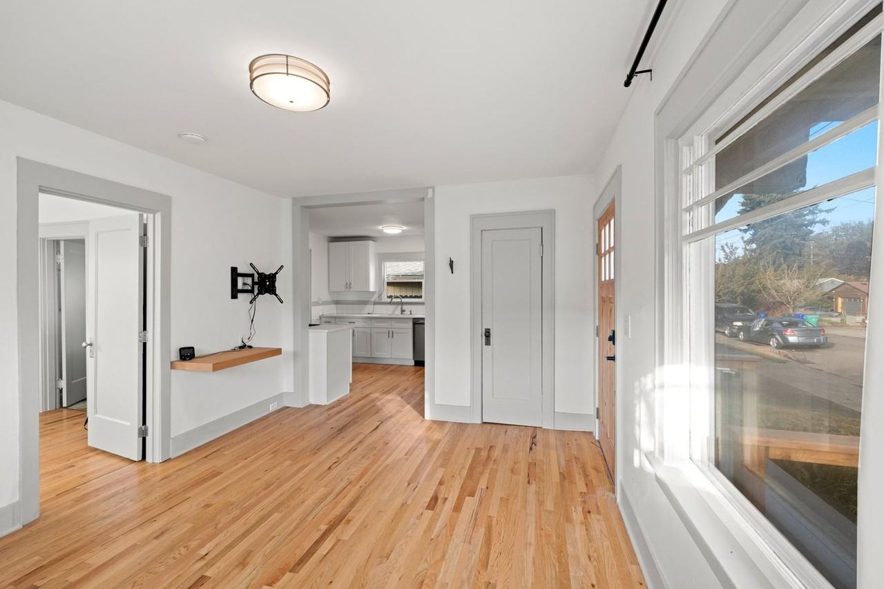 1224 N Winchell St - Photo 2 of 5