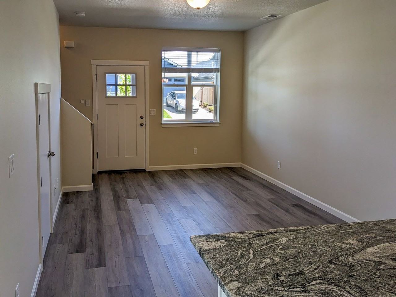 1871 Se Mulberry Ave - Photo 5 of 32