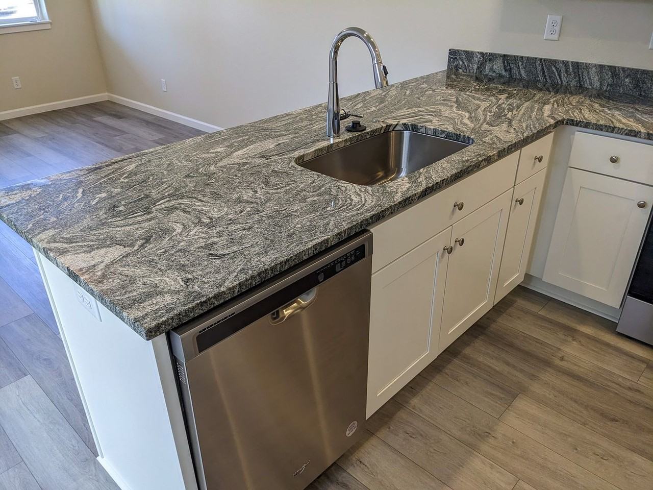 1871 Se Mulberry Ave - Photo 6 of 32