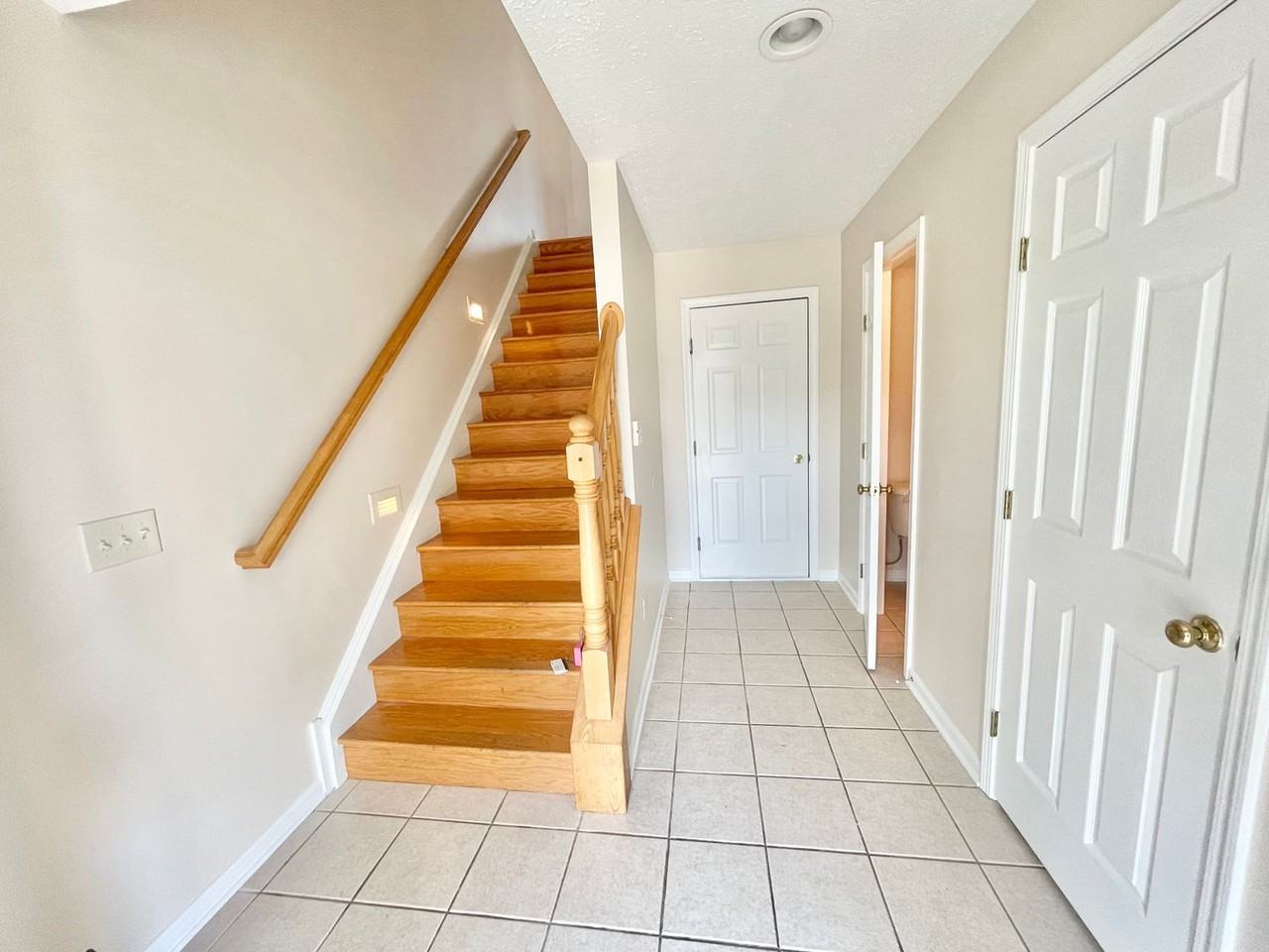 359 California Ave - Photo 3 of 28