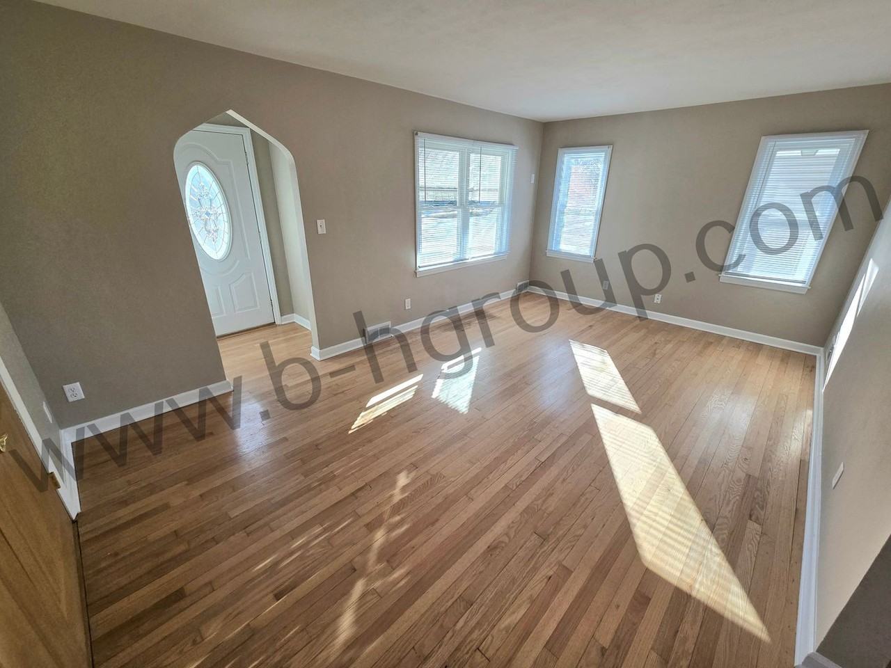 4114 Harding Rd - Photo 2 of 42