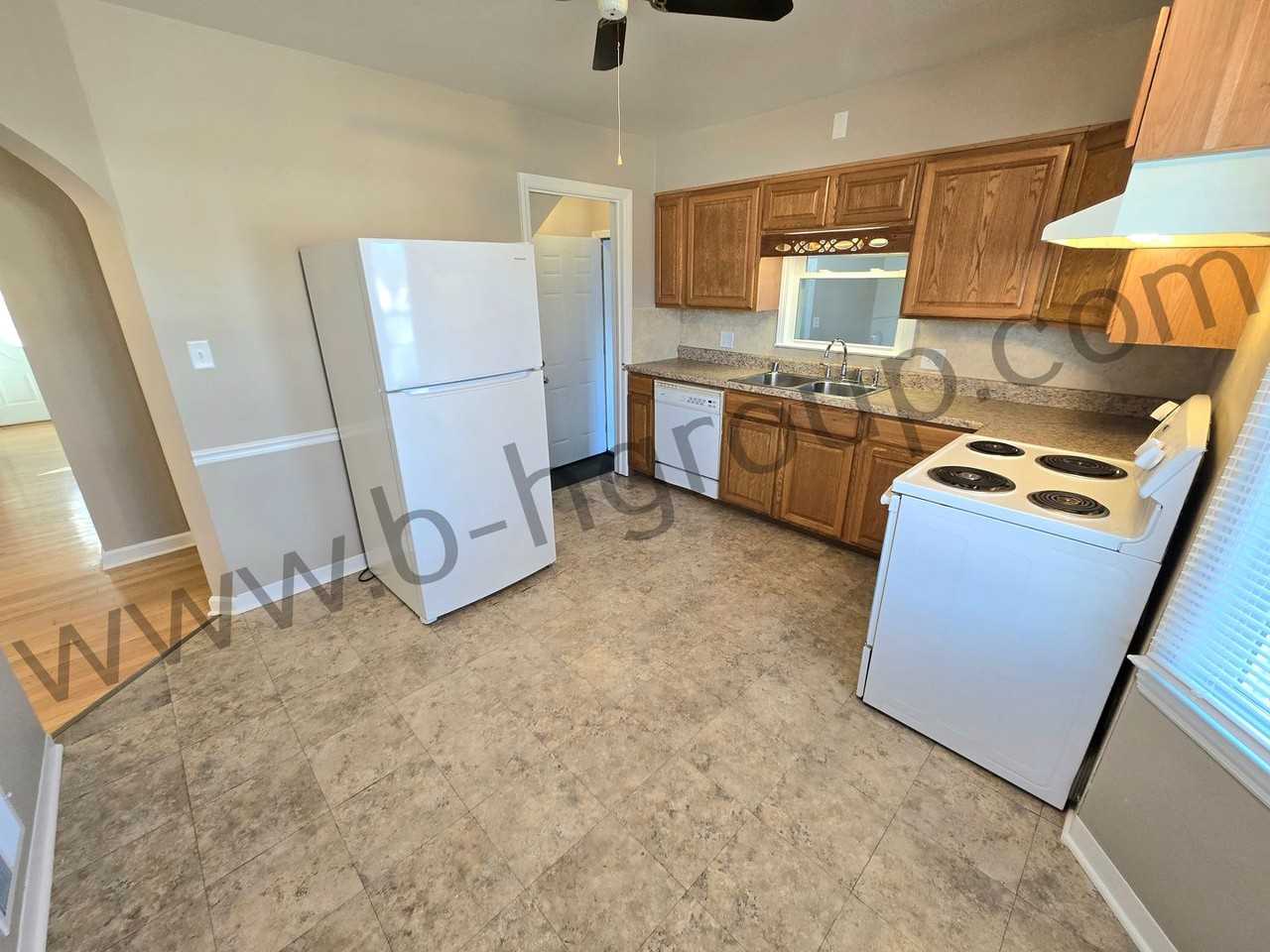 4114 Harding Rd - Photo 4 of 43