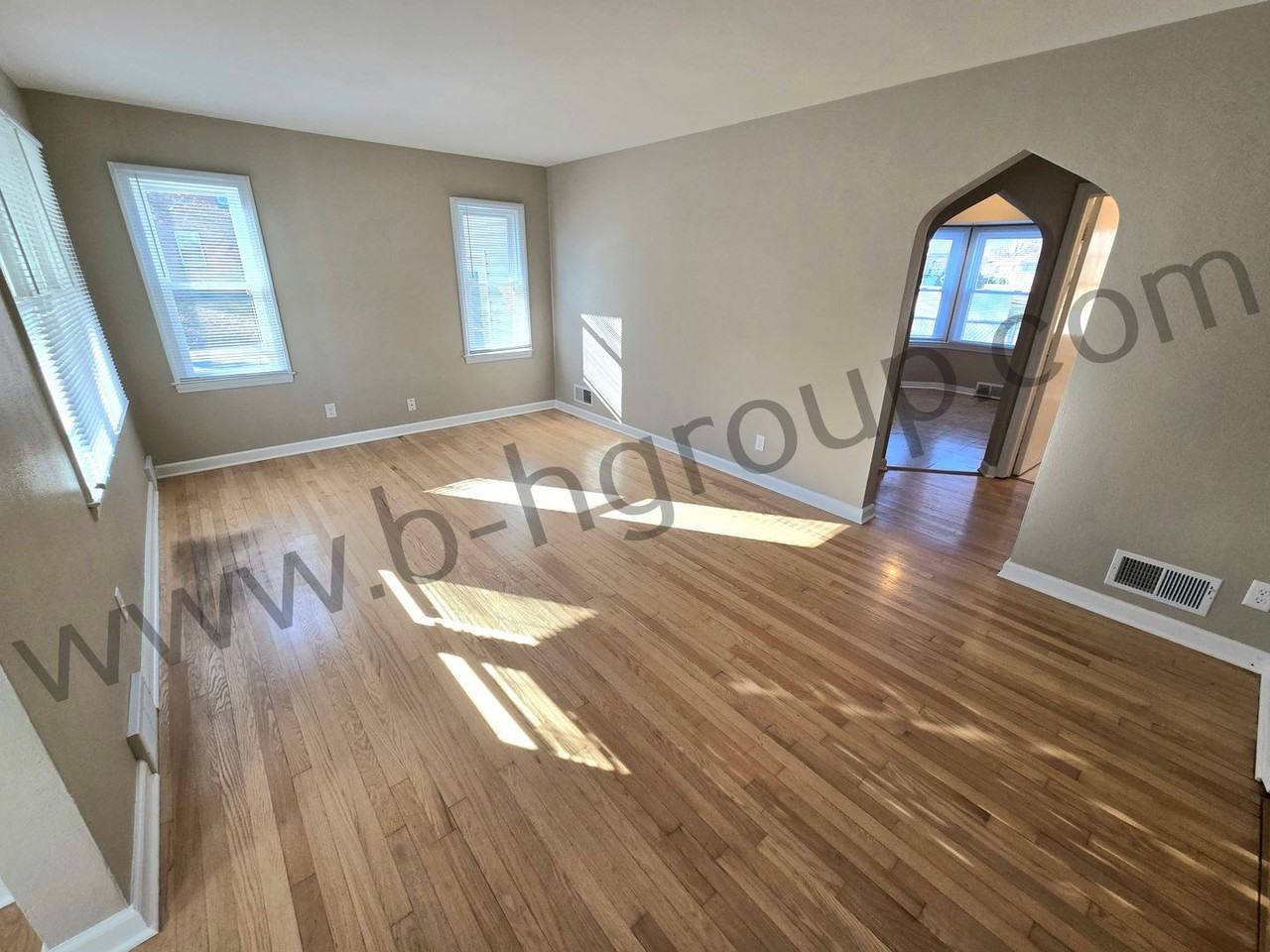 4114 Harding Rd - Photo 6 of 43