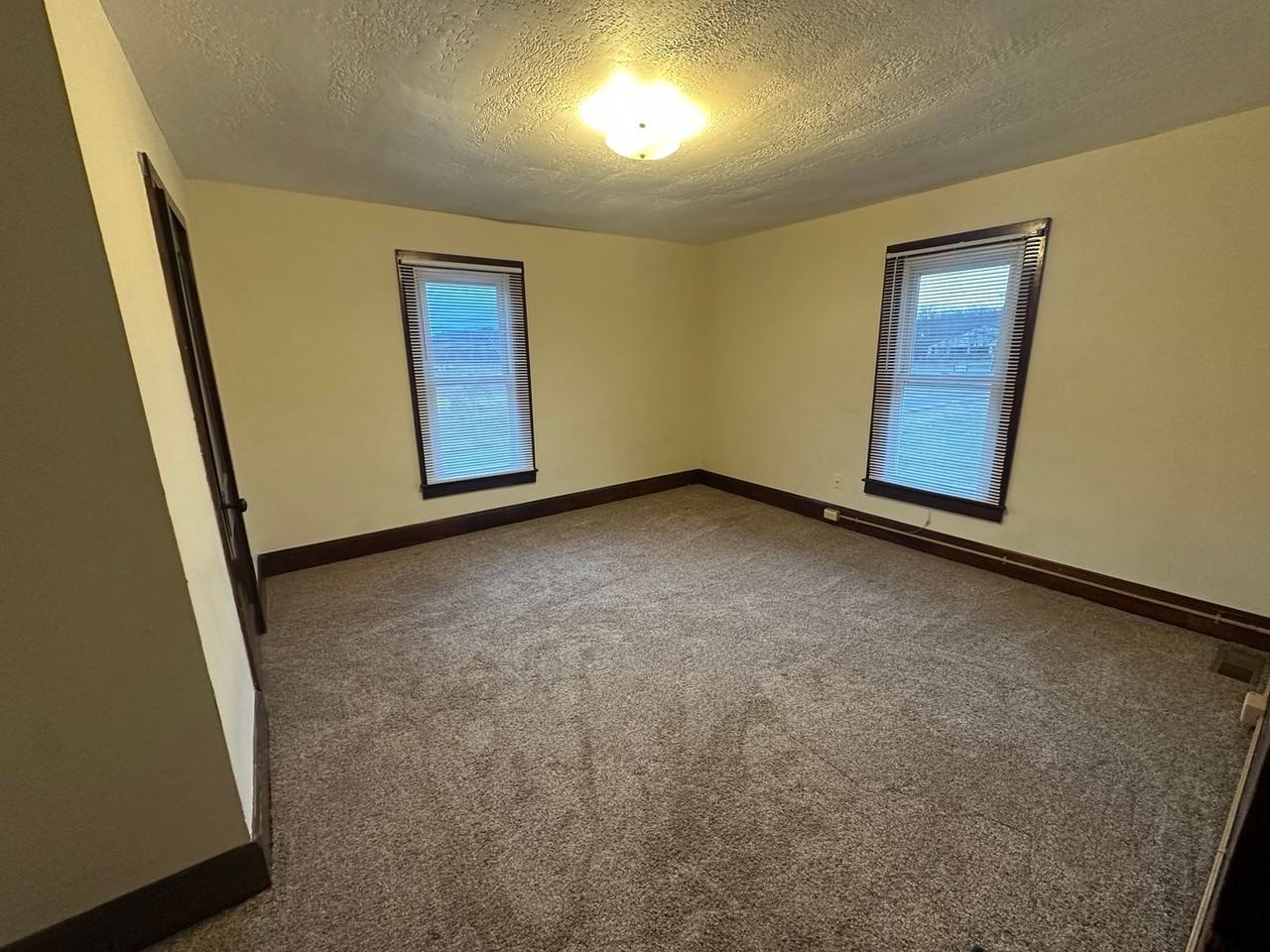 5473 N Wooster Avenue Ext Nw - Photo 3 of 6