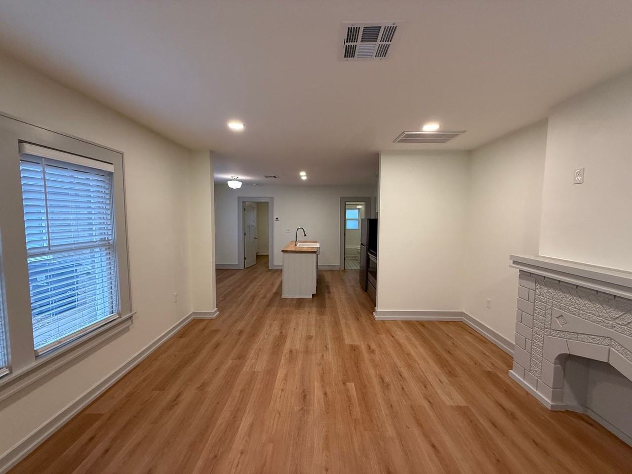 1203 Military Ct - Photo 5 of 20