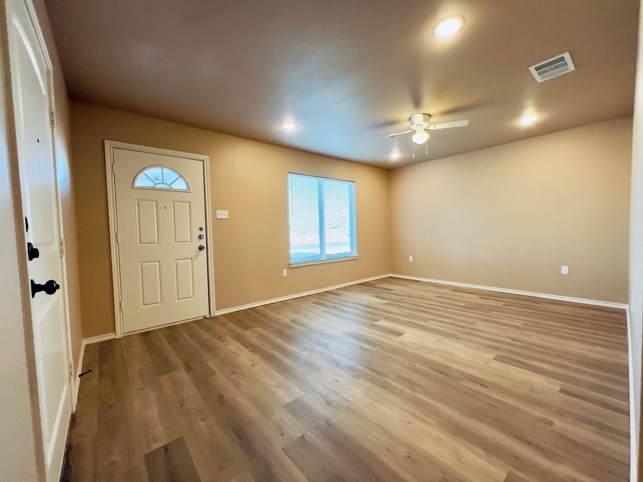 3122 E Cornell St - Photo 2 of 16