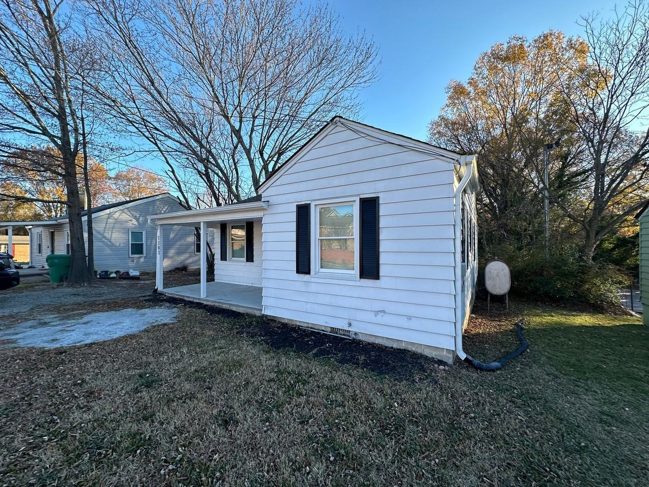 1103 Pershing St - Photo 2 of 22