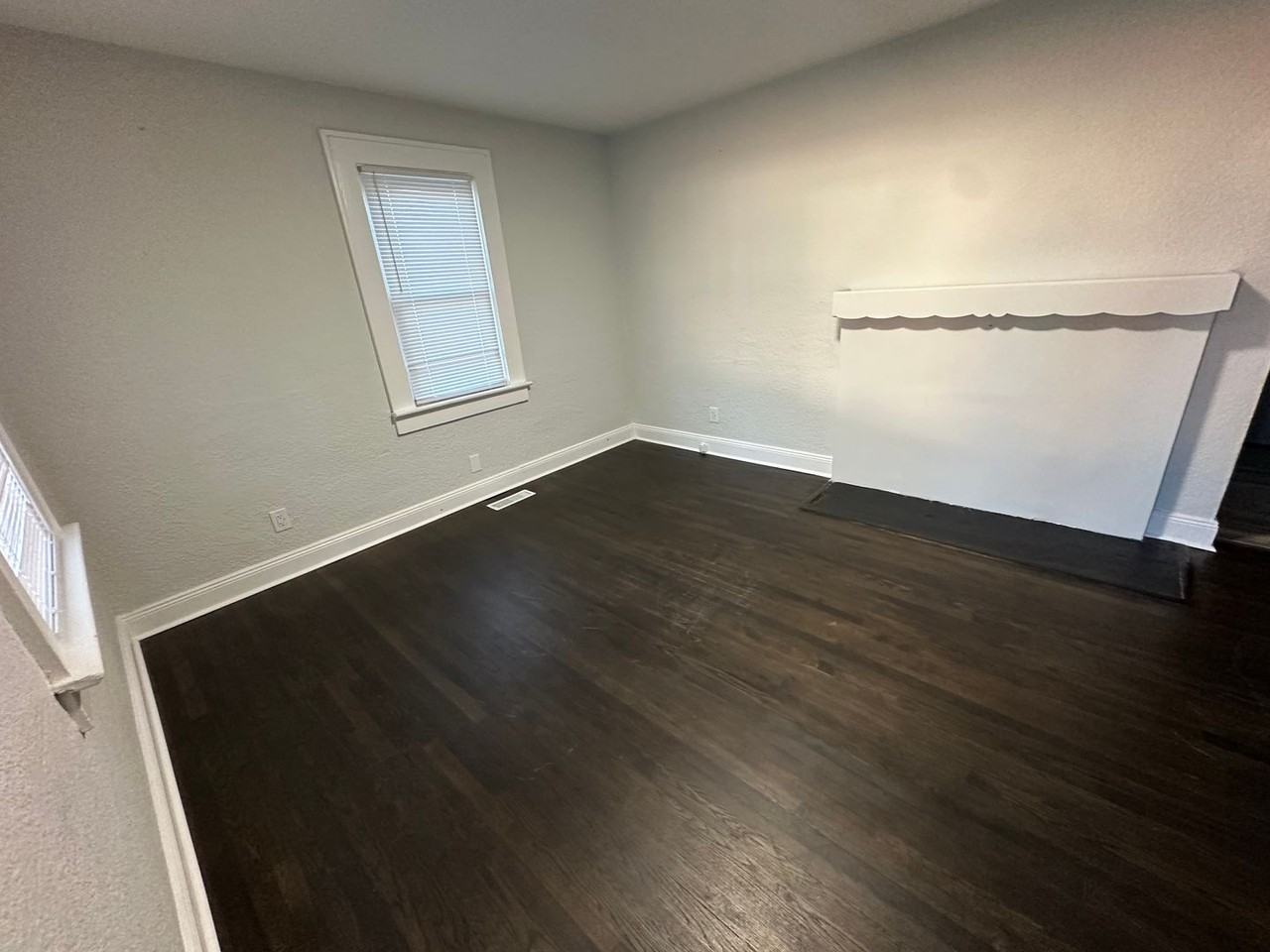 1103 Pershing St - Photo 6 of 22