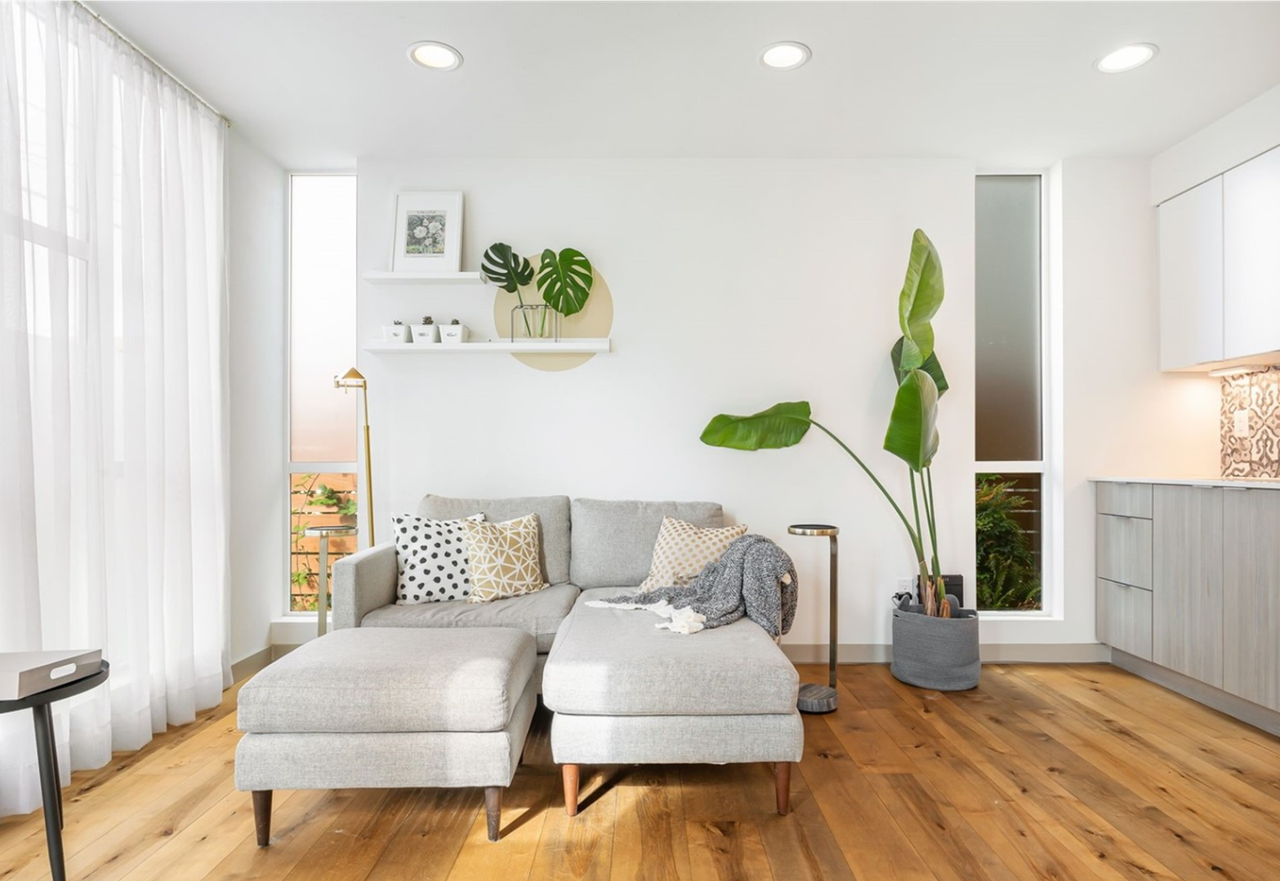 3415 Beacon Ave S #E - Photo 5 of 26