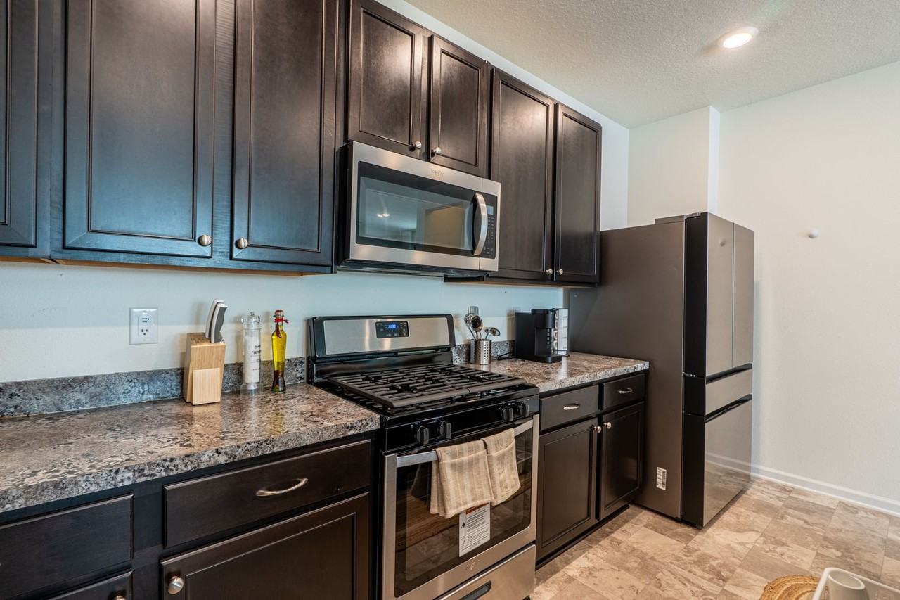 201 Rambling Brook Trl - Photo 2 of 21