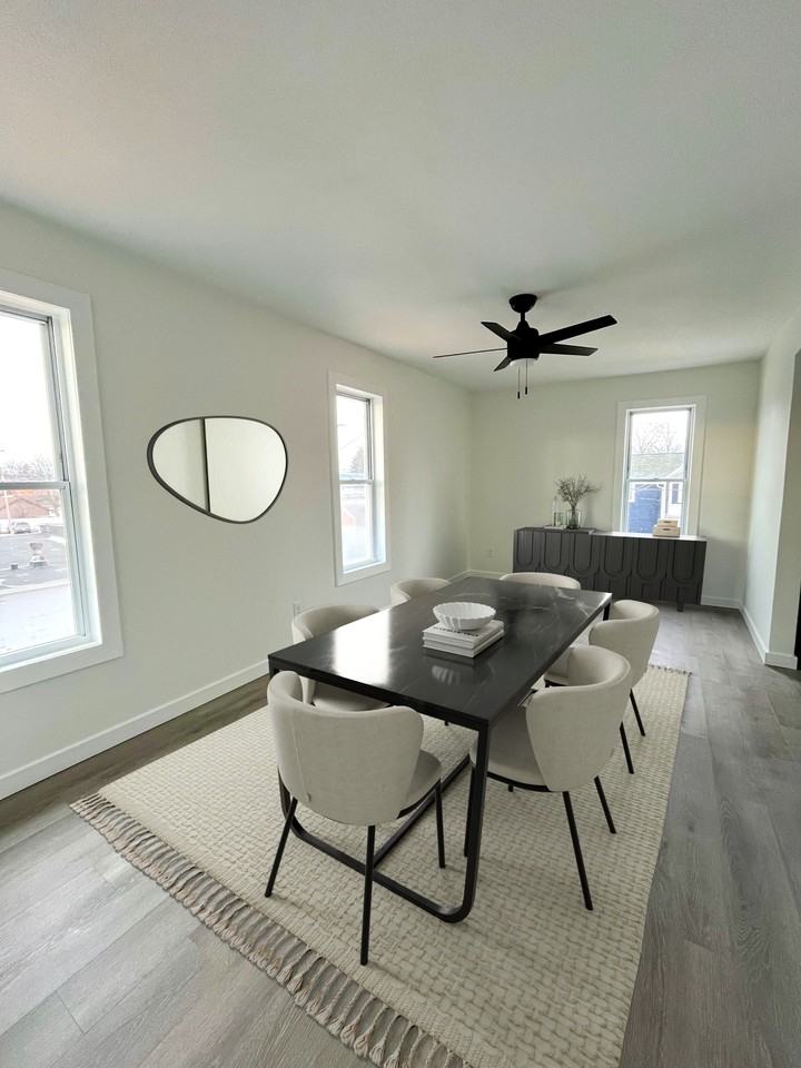 608 E Bridge St - Photo 2 of 11