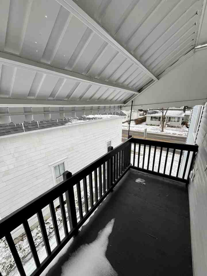 608 E Bridge St - Photo 7 of 11