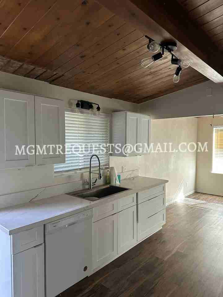 622 Pine Ave #622 - Photo 3 of 15