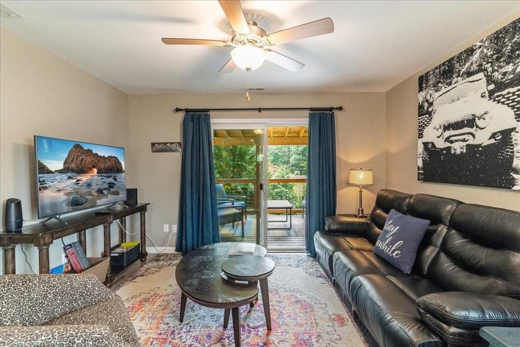 7 Lillie Farm Ln - Photo 2 of 15