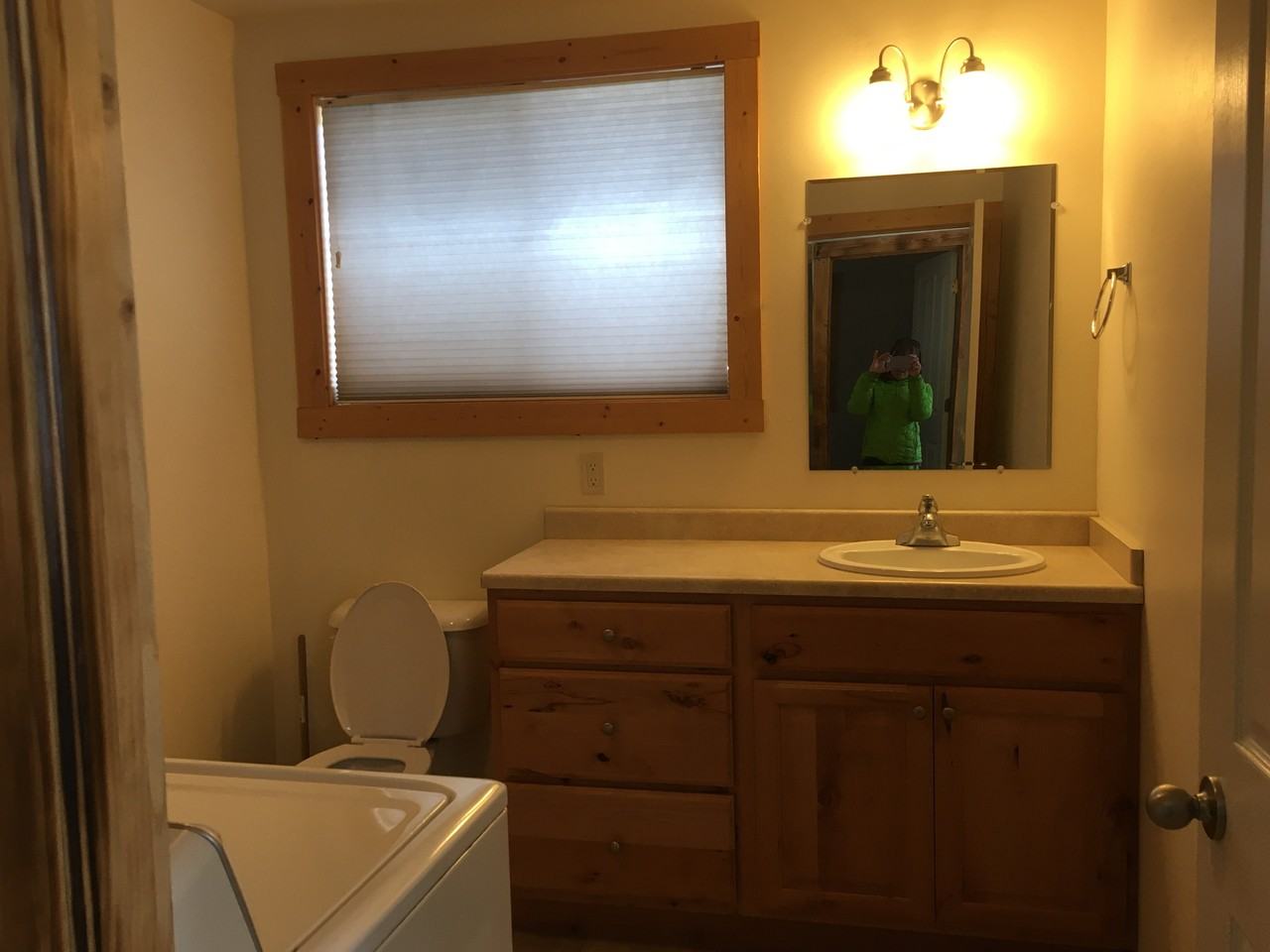 301 S 12th St #B - Photo 2 of 6