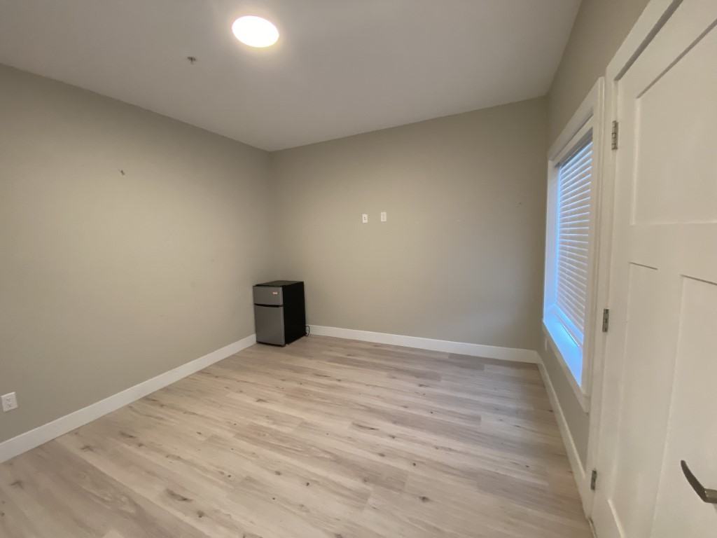 253 Victoria Rd - Photo 3 of 9
