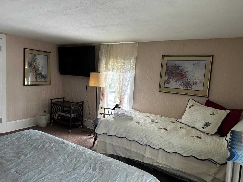 16901 49 Apt.#B, Waln St - Photo 3 of 8