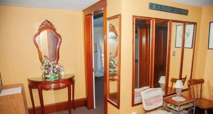 16901 49 Apt.#B, Waln St - Photo 4 of 8