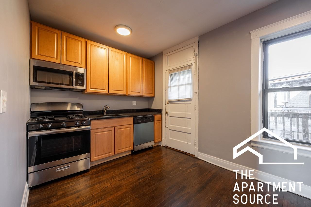 3602 W Sunnyside Ave #3 - Photo 5 of 16