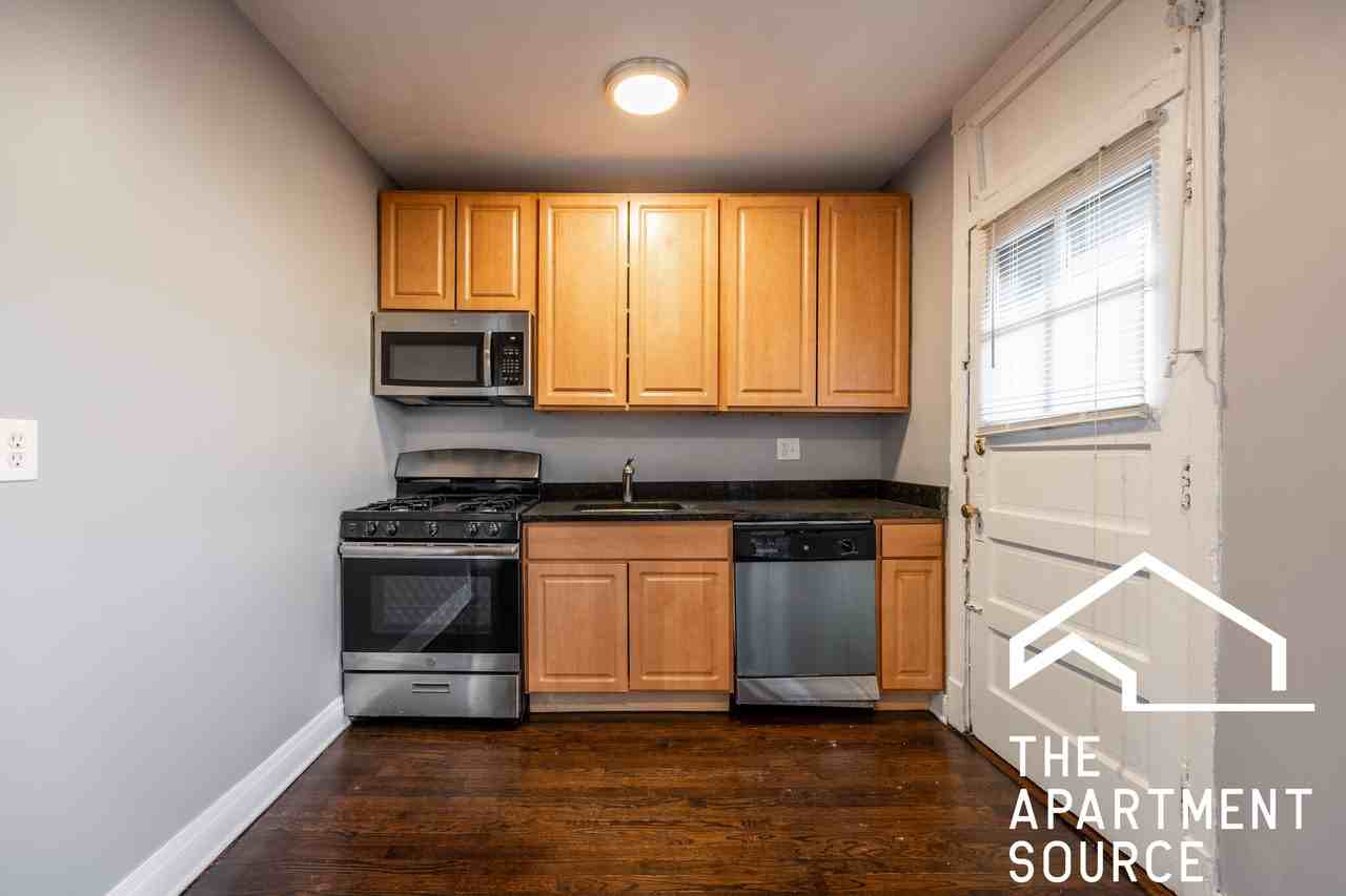 3602 W Sunnyside Ave #3 - Photo 6 of 16