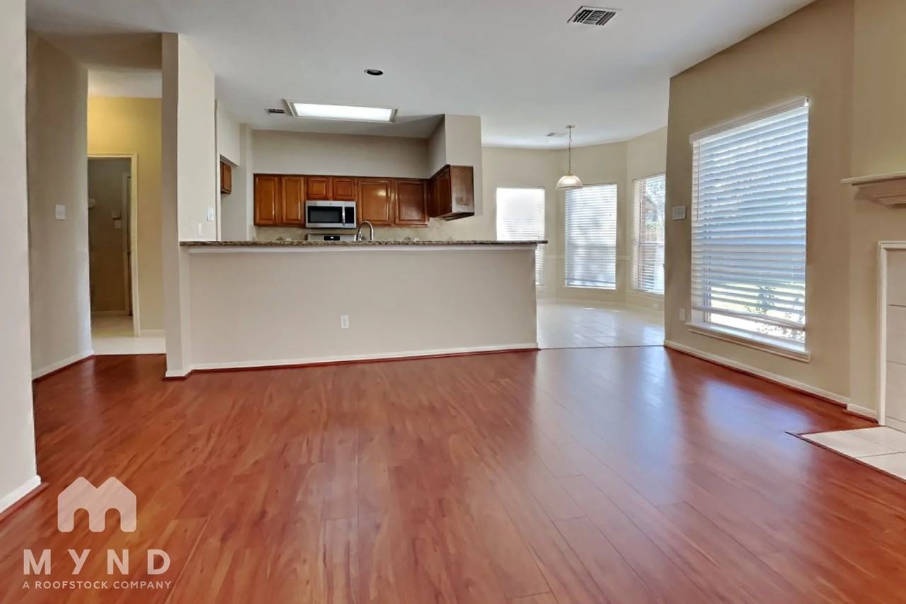 6326 Oakburl Ln - Photo 3 of 26