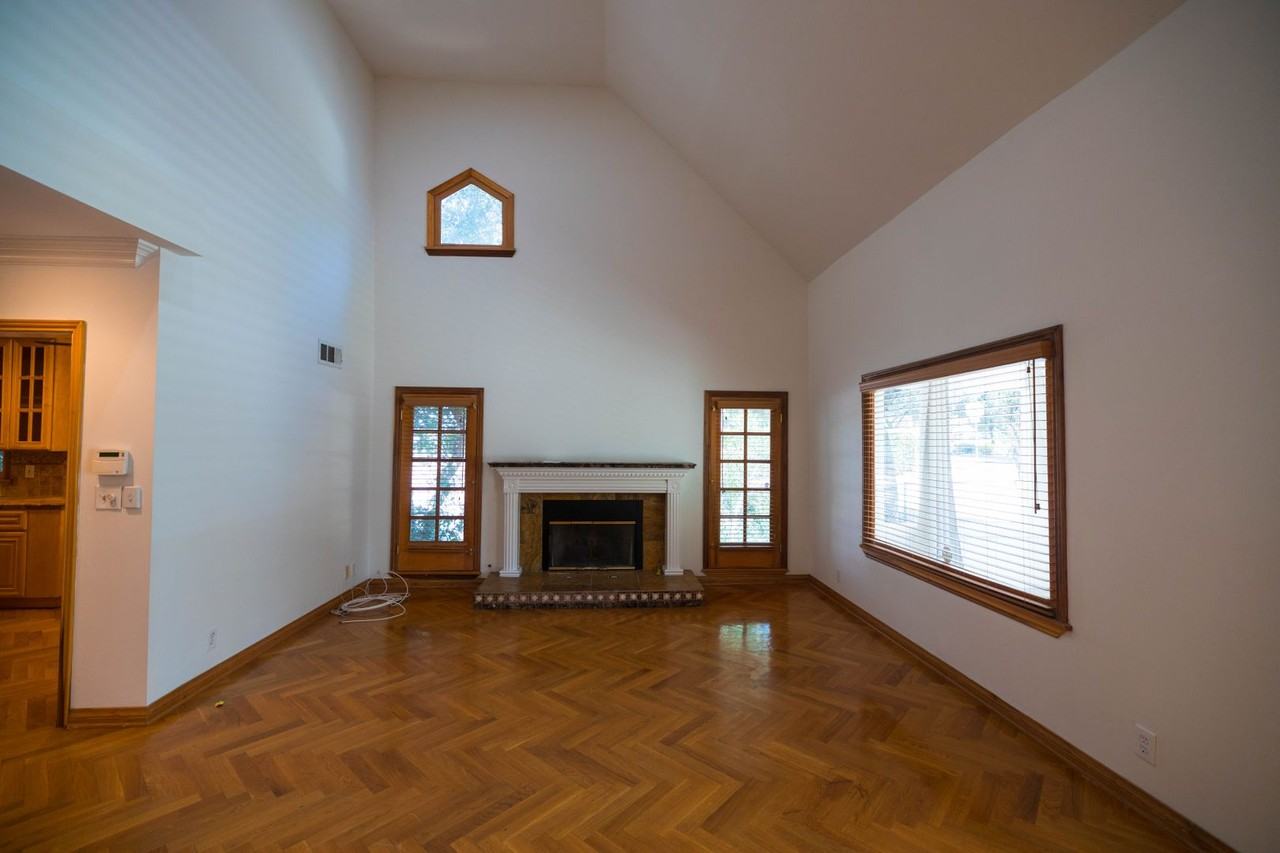 1115 N Garfield Ave - Photo 5 of 45