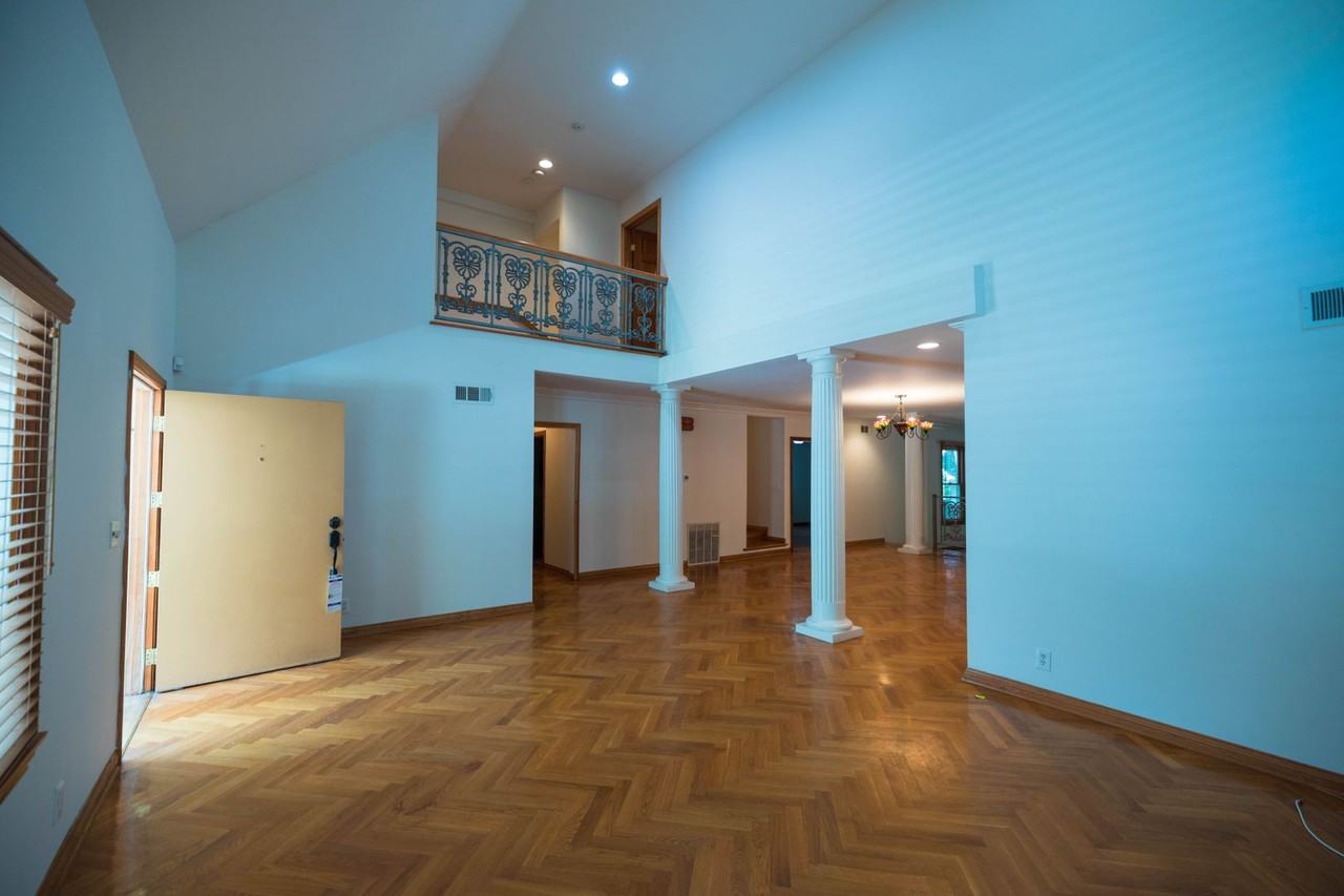 1115 N Garfield Ave - Photo 6 of 45