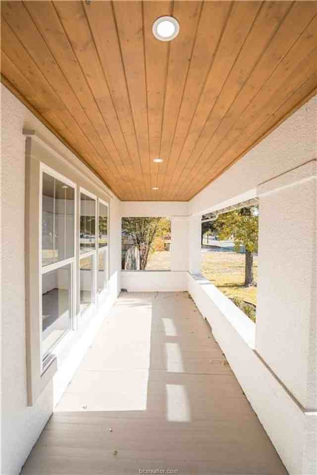 1406 East 29th Street - Photo 3 of 27