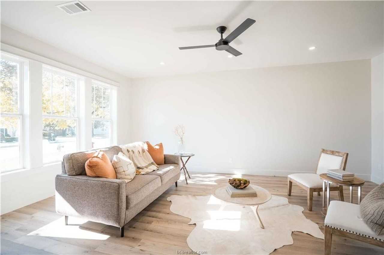 1406 East 29th Street - Photo 5 of 27